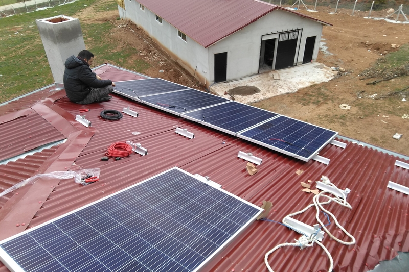 Çatıda güneş ve rüzgardan elektrik üretmek serbest